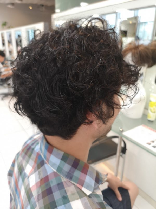 くせ毛だから よりかっこいい メンズのくせ毛を活かしたオールバックヘア Takuyaasano Com 淺野 卓矢 くせ毛マスターのブログ